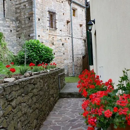 Tra Le Mura