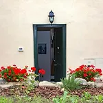 Tra Le Mura