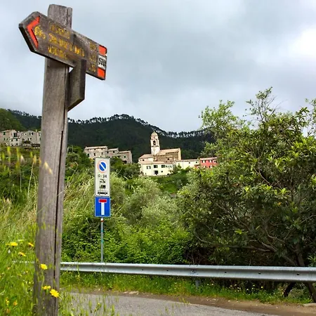 Tra Le Mura