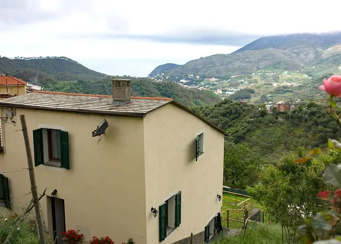 Tra Le Mura